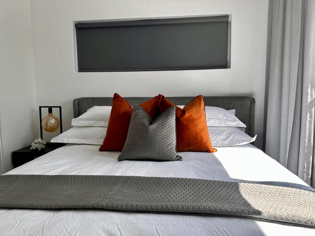 Stylish Executive Apartment With Power Backup 요하네스버그 외부 사진