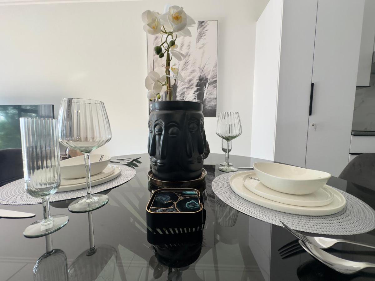 Stylish Executive Apartment With Power Backup 요하네스버그 외부 사진