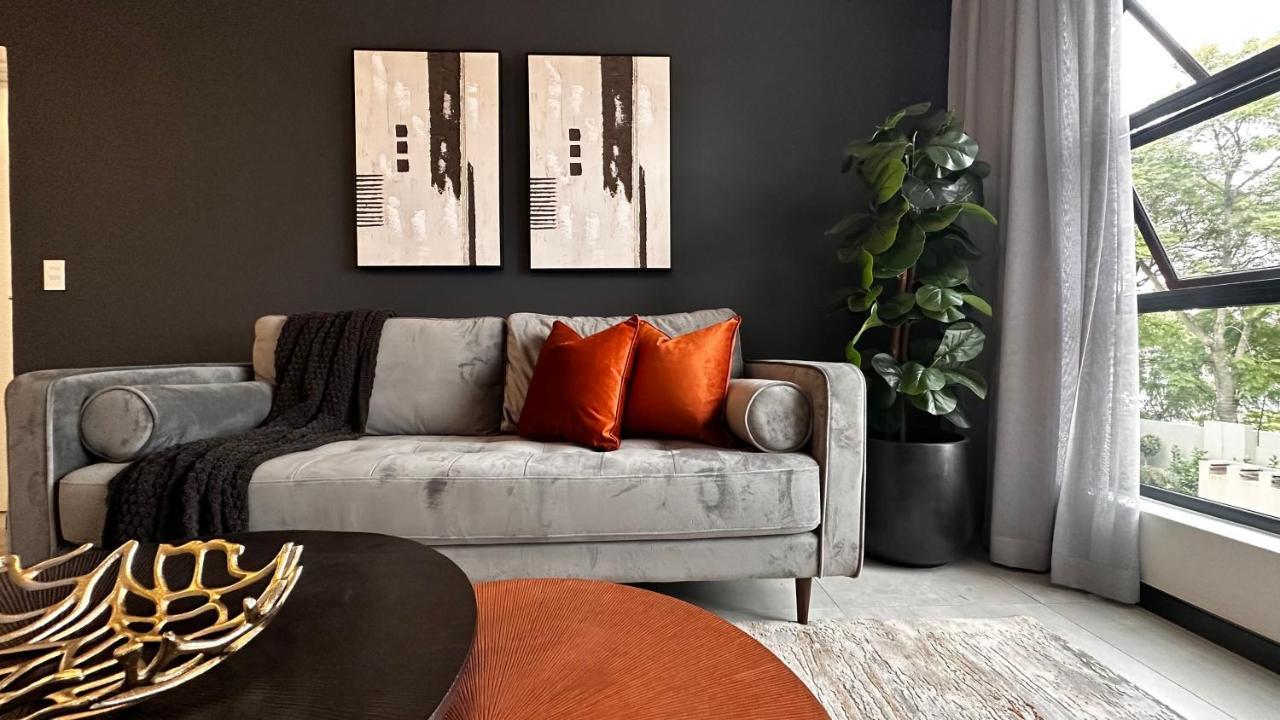 Stylish Executive Apartment With Power Backup 요하네스버그 외부 사진
