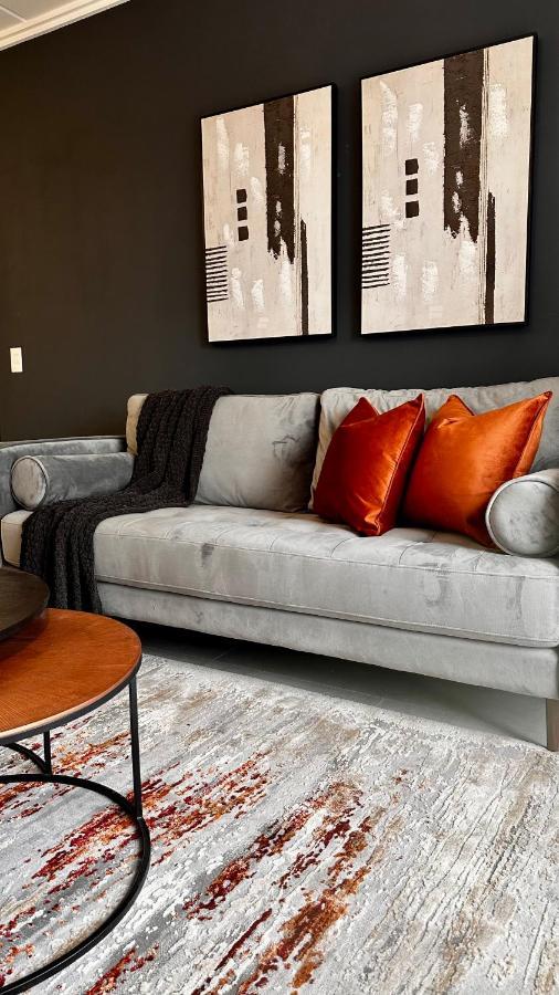 Stylish Executive Apartment With Power Backup 요하네스버그 외부 사진
