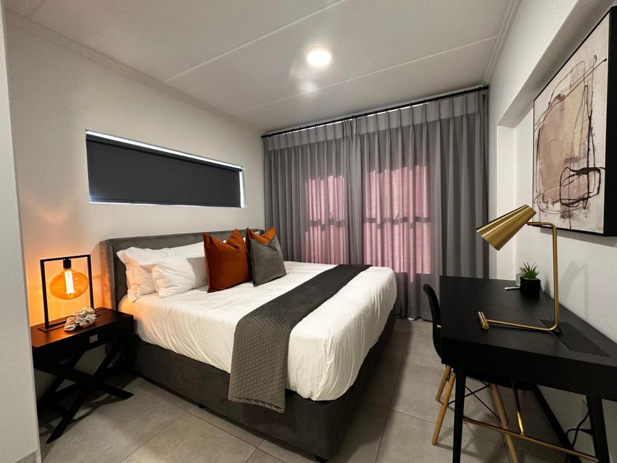 Stylish Executive Apartment With Power Backup 요하네스버그 외부 사진