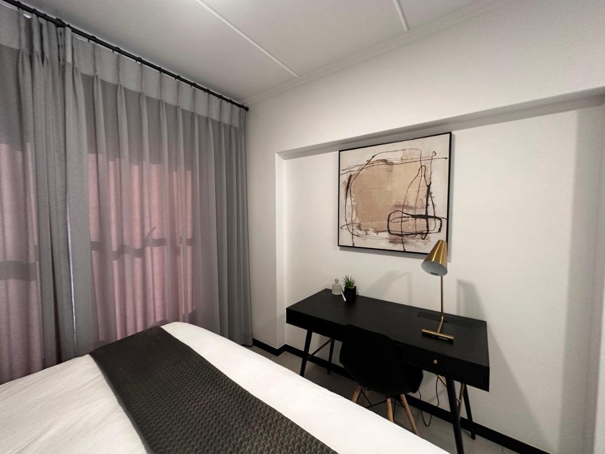 Stylish Executive Apartment With Power Backup 요하네스버그 외부 사진