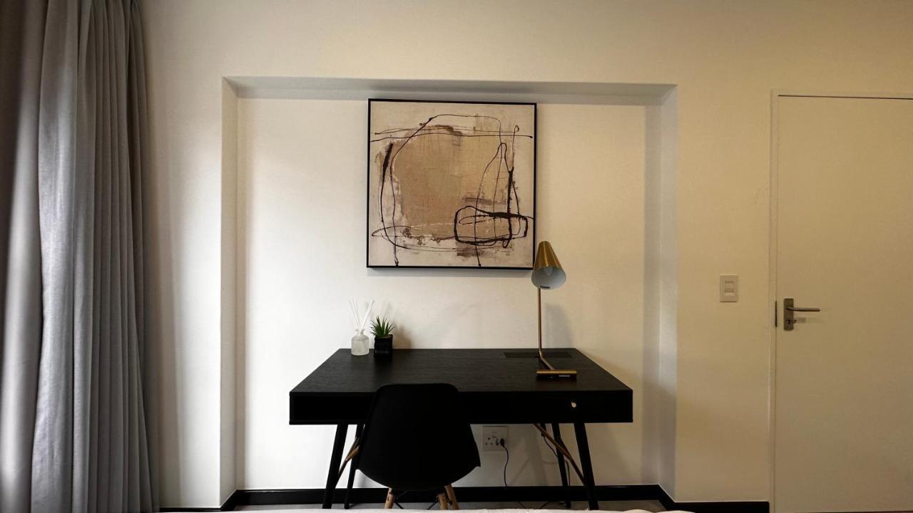 Stylish Executive Apartment With Power Backup 요하네스버그 외부 사진